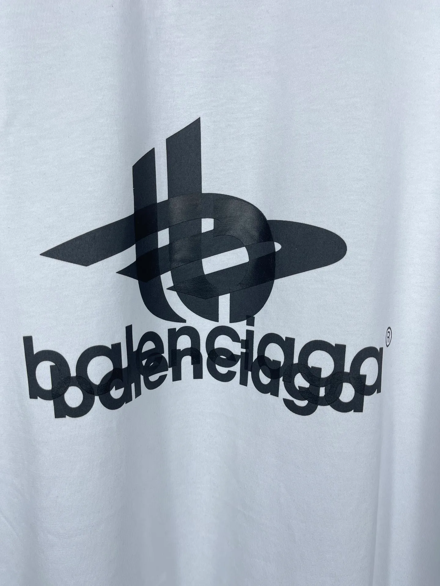 【 . Quality】BALENCI*GA/ .2024New Arrival. LOGOClassic T . . Authentic ， ！ ZP . 260 ， . ， ，。 。Classic ，LOGO ， ， 。 . ， ， ， OS . Same Style ：BL 223213 ：Black，White， Size：XS L